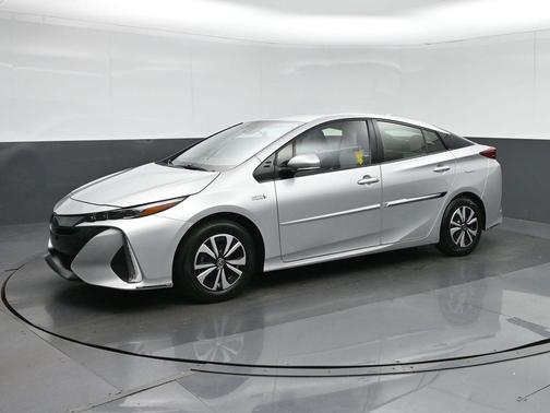 Classic Silver Metallic 2017 Toyota Prius Prime Premium