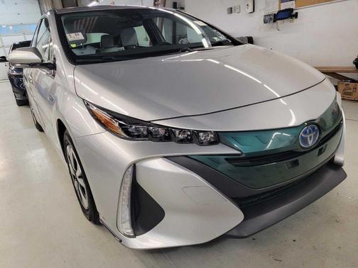 Classic Silver Metallic 2017 Toyota Prius Prime Premium