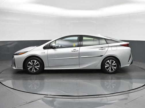 Classic Silver Metallic 2017 Toyota Prius Prime Premium
