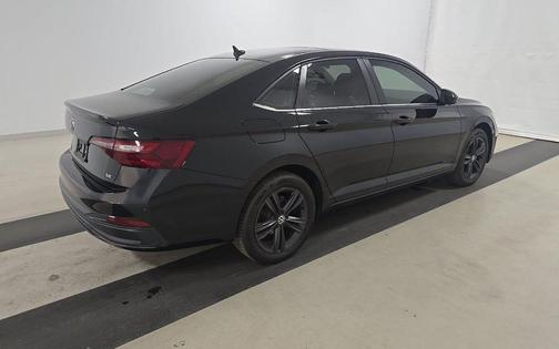 Deep Black Pearl 2024 Volkswagen Jetta 1.5T SE