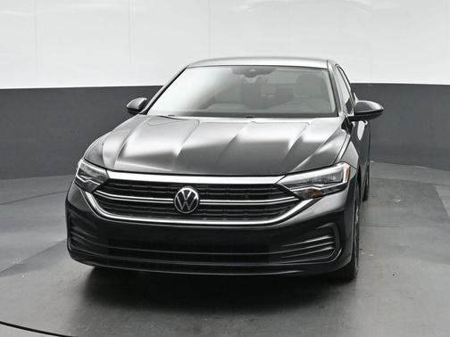 Deep Black Pearl 2024 Volkswagen Jetta 1.5T SE
