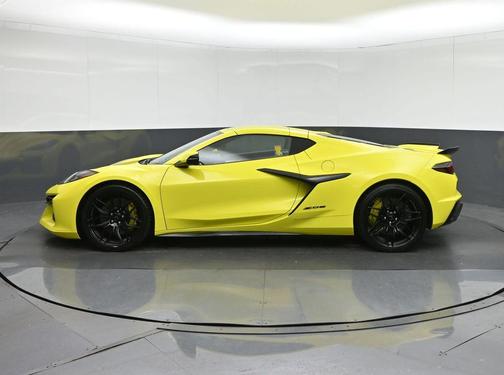 Accelerate Yellow Metallic 2023 Chevrolet Corvette Z06