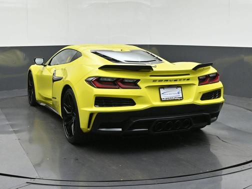Accelerate Yellow Metallic 2023 Chevrolet Corvette Z06