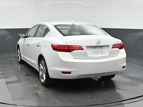 2015 Acura ILX 2.0L w/Premium Package