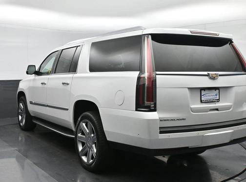 2018 Cadillac Escalade ESV Luxury