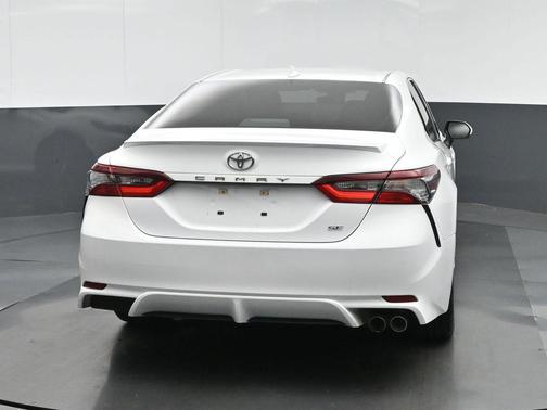Ice 2023 Toyota Camry SE
