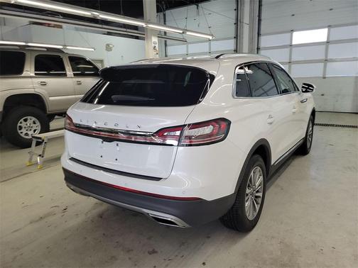 2022 Lincoln Nautilus Standard