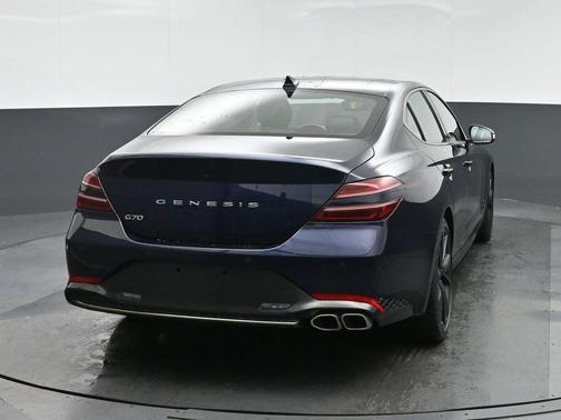 2023 Genesis G70 2.0T RWD