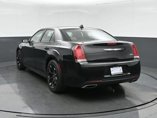 2019 Chrysler 300 Touring