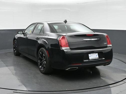 2019 Chrysler 300 Touring