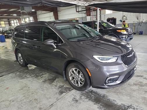 2021 Chrysler Pacifica Touring