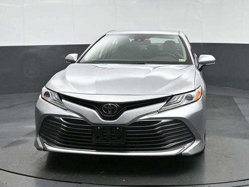 Celestial Silver Metallic 2019 Toyota Camry XLE