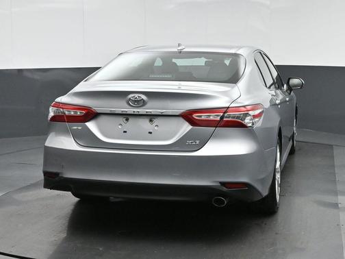 Celestial Silver Metallic 2019 Toyota Camry XLE