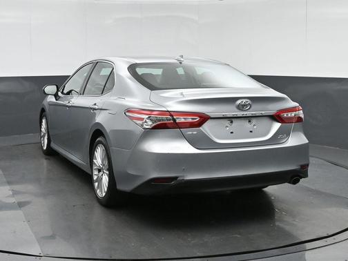 Celestial Silver Metallic 2019 Toyota Camry XLE