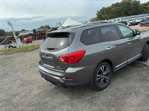 2017 Nissan Pathfinder Platinum