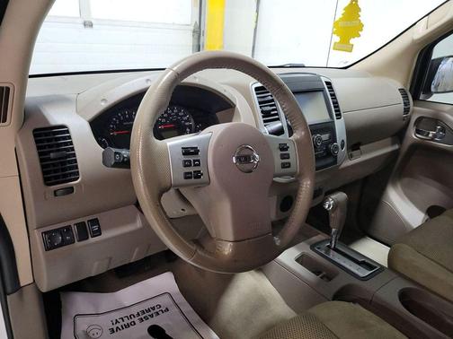 Glacier White 2019 Nissan Frontier SV