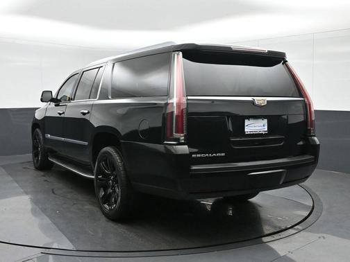 2017 Cadillac Escalade ESV Luxury