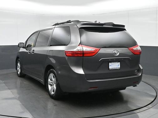 Predawn Gray Mica 2018 Toyota Sienna LE