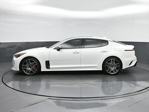 2022 Kia Stinger GT1