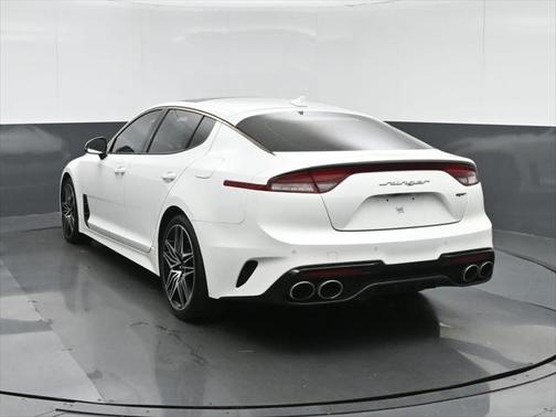 2022 Kia Stinger GT1