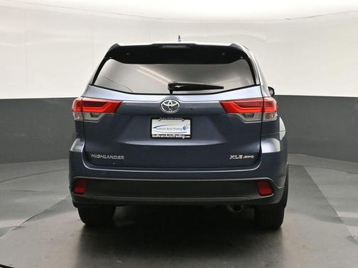 Shoreline Blue Pearl 2018 Toyota Highlander XLE