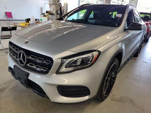 Iridium Silver Metallic 2020 Mercedes-Benz GLA 250 4MATIC