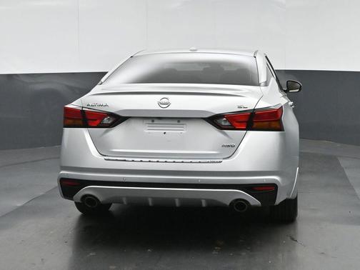 Brilliant Silver Metallic 2020 Nissan Altima 2.5 SL