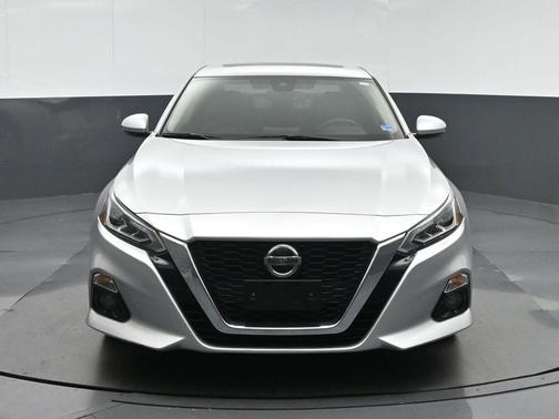 Brilliant Silver Metallic 2020 Nissan Altima 2.5 SL
