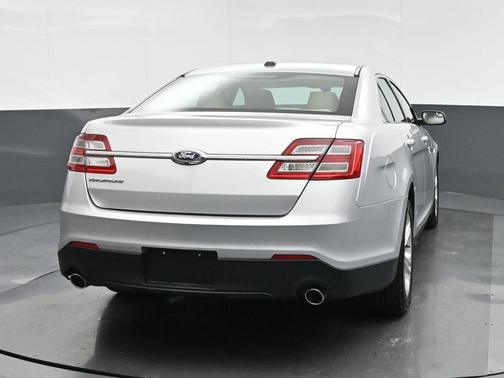 2017 Ford Taurus SE