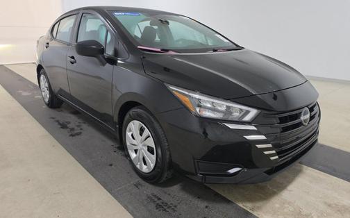 Super Black Metallic 2025 Nissan Versa 1.6 S