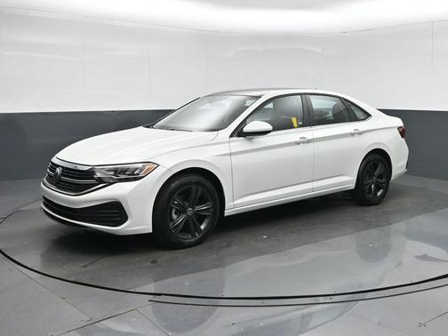 Opal White Pearl 2024 Volkswagen Jetta 1.5T SE