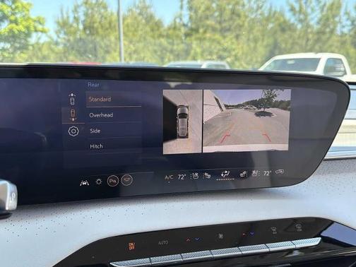 Iridescent White Tricoat 2026 Buick Enclave Avenir FWD