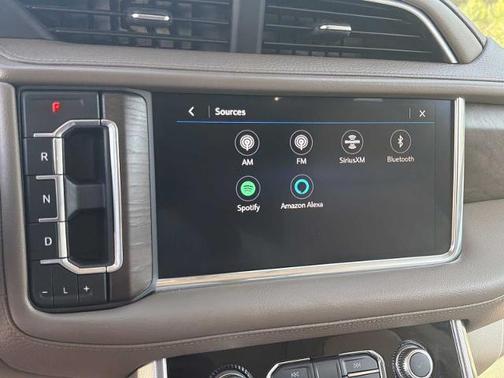 White Frost Tricoat 2021 GMC Yukon XL Denali
