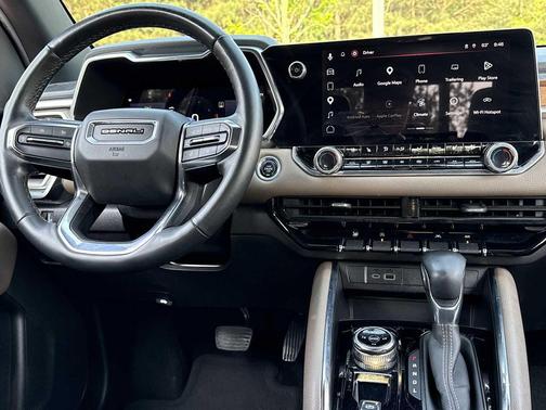 Summit White 2023 GMC Canyon Denali