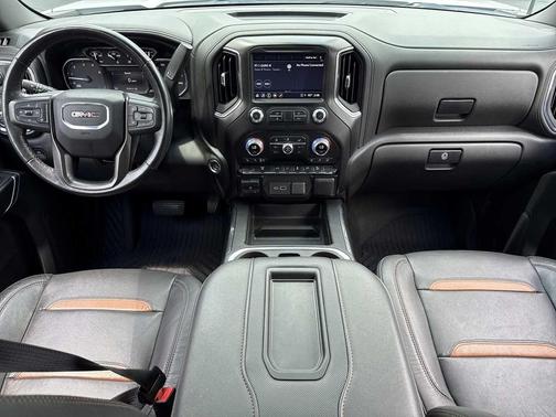 Summit White 2022 GMC Sierra 2500 AT4