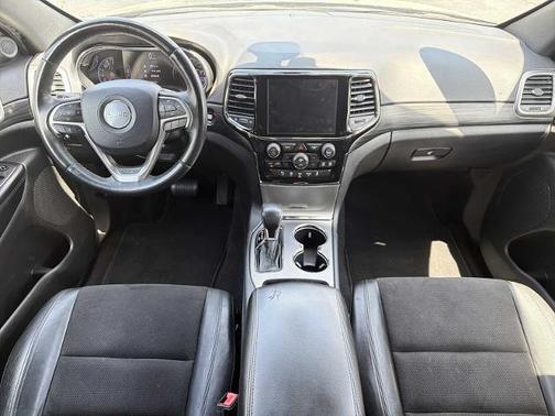 Granite Crystal Metallic Clearcoat 2020 Jeep Grand Cherokee Altitude