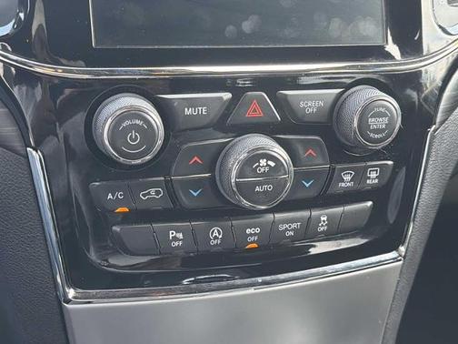 Granite Crystal Metallic Clearcoat 2020 Jeep Grand Cherokee Altitude
