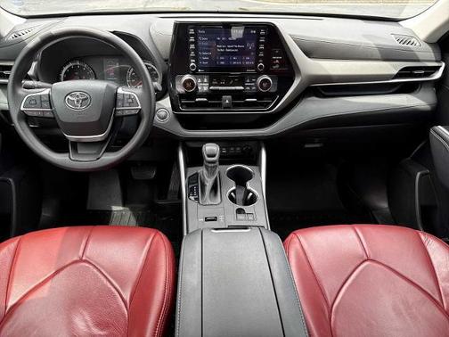 2022 Toyota Highlander L