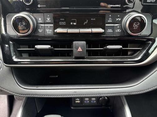 2022 Toyota Highlander L
