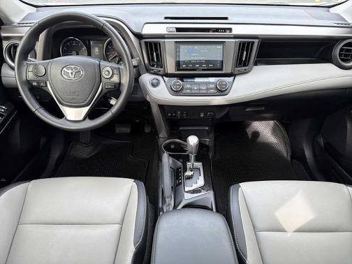 Blizzard Pearl 2018 Toyota RAV4 Limited