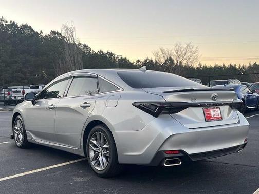 2022 Toyota Avalon XLE