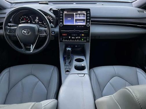 2022 Toyota Avalon XLE