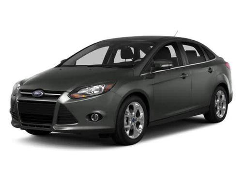 Red 2014 Ford Focus SE