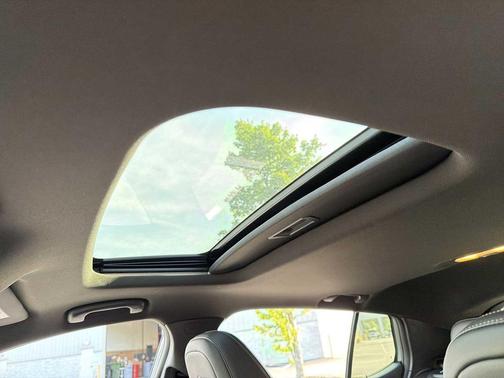 Moonstone Gray Metallic 2026 Buick Envista Avenir FWD