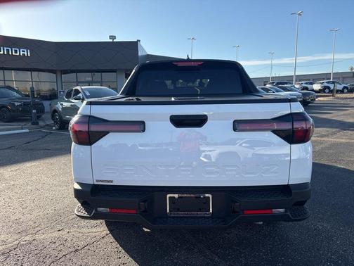 Atlas White 2026 Hyundai SANTA CRUZ SEL Activity