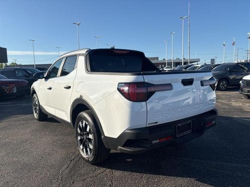 Atlas White 2026 Hyundai SANTA CRUZ SEL Activity