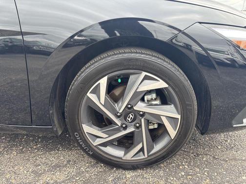 Abyss Black 2025 Hyundai ELANTRA Sport