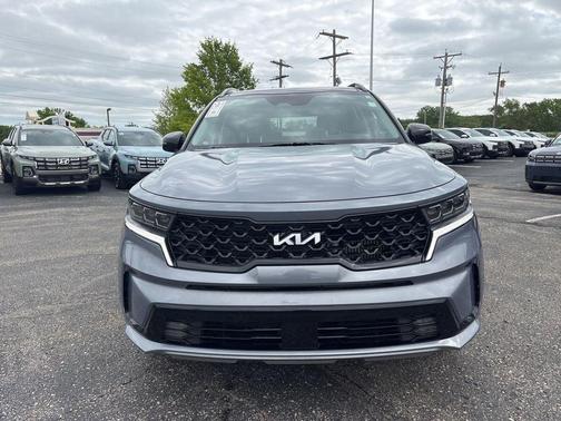 Everlasting Silver 2022 Kia Sorento SX