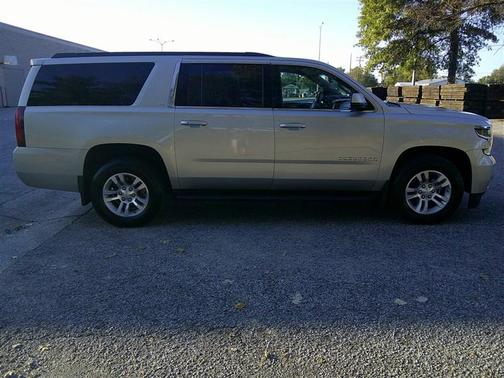 2017 Chevrolet Suburban LT