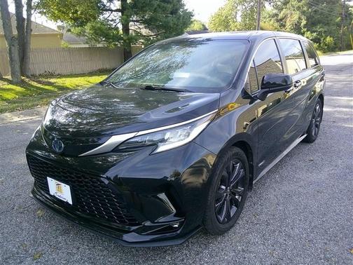 2021 Toyota Sienna XSE 7 Passenger